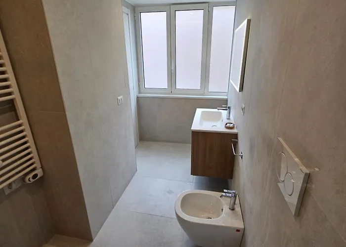 Nicolhouse 20 招待所 3*