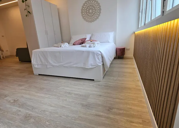 Nicolhouse 20 招待所 3*